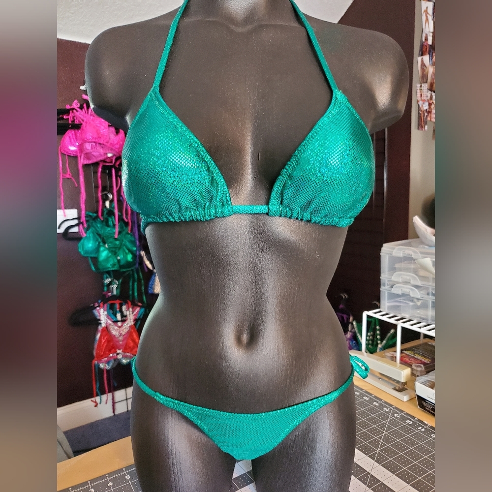 Green Bikini A/B-Small (competition, posing practice, photo shoot)